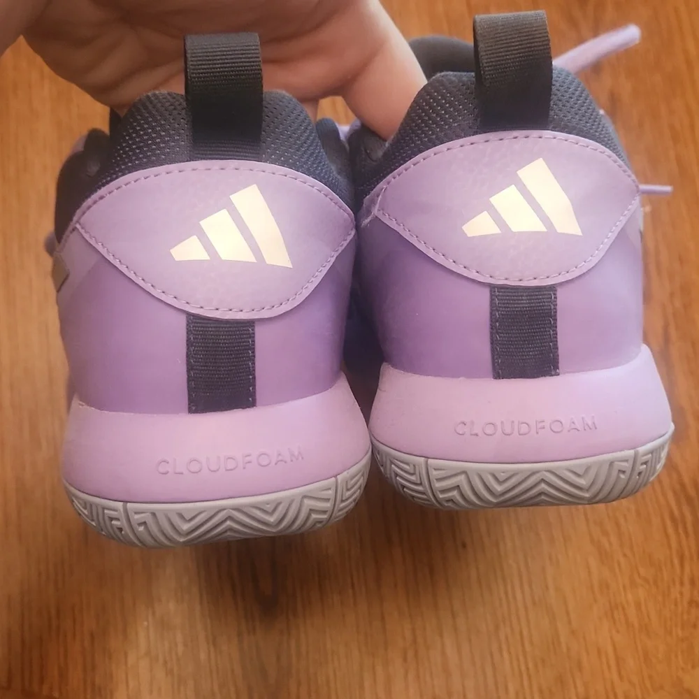 Adidas Girls Basketball shoes - Picture 4 of 4